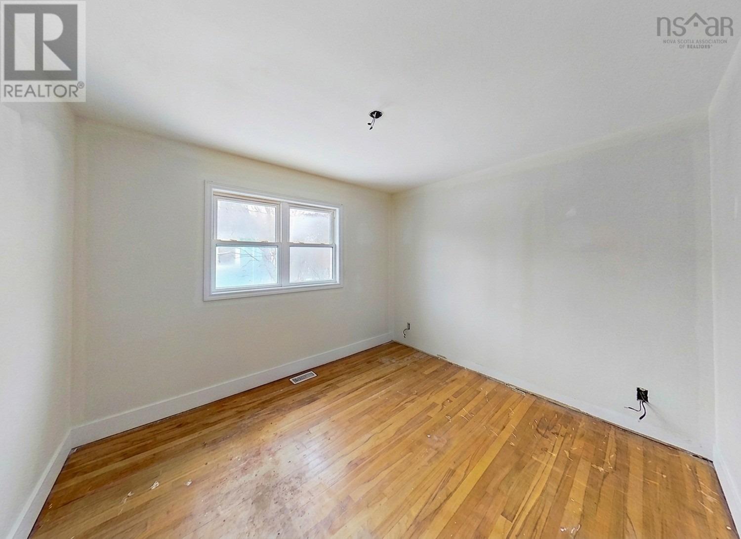 Property 20 of 29 of 60 Thornhill Drive