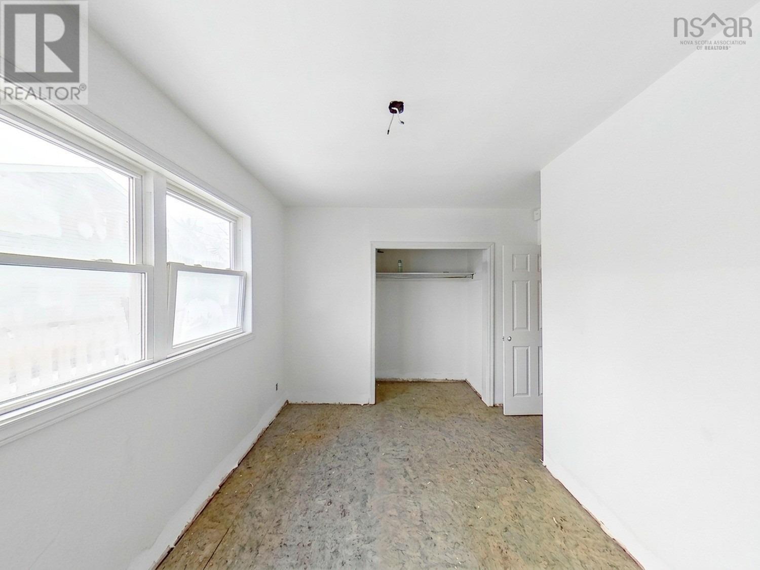 Property 21 of 29 of 60 Thornhill Drive