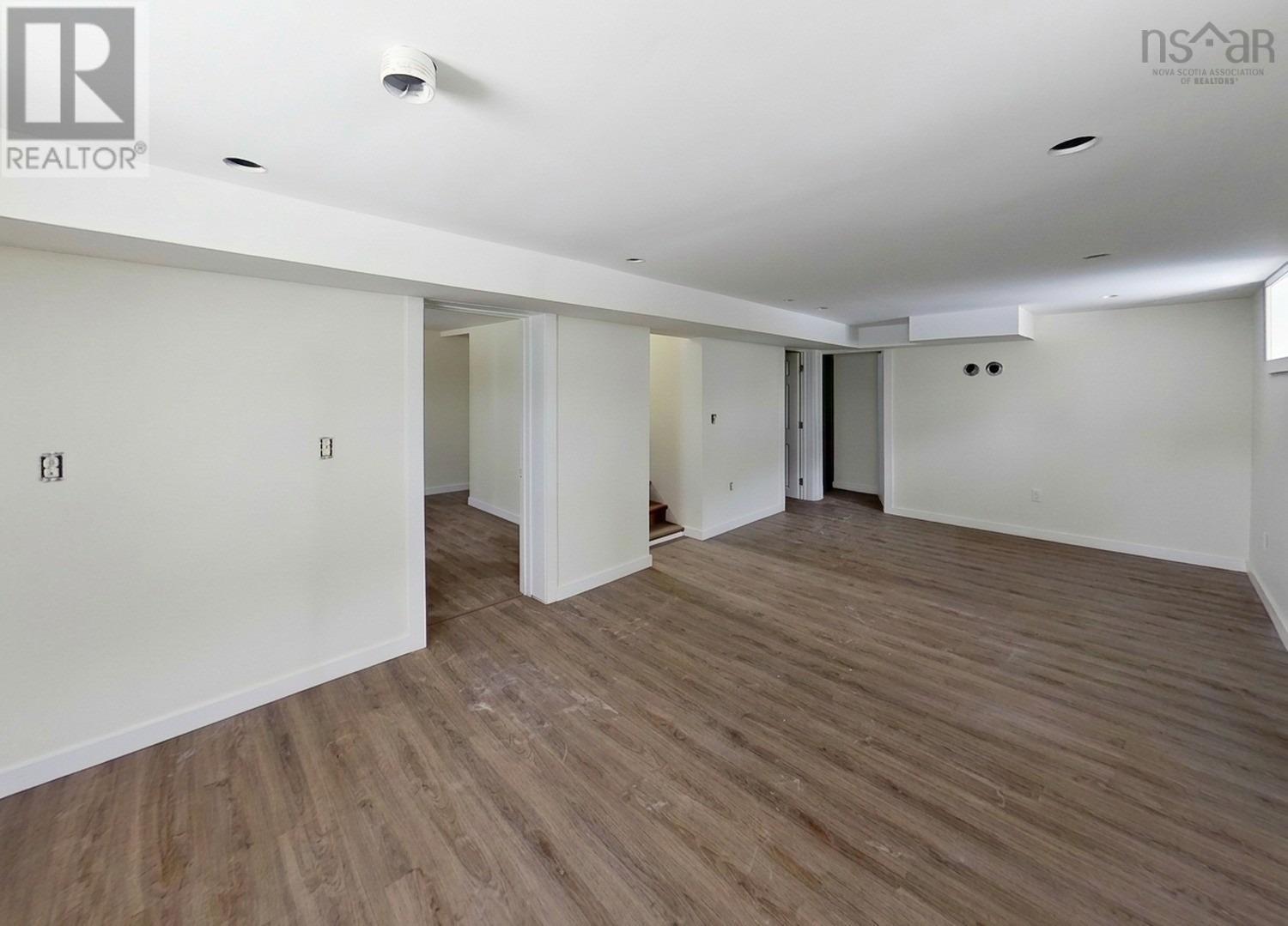 Property 6 of 29 of 60 Thornhill Drive