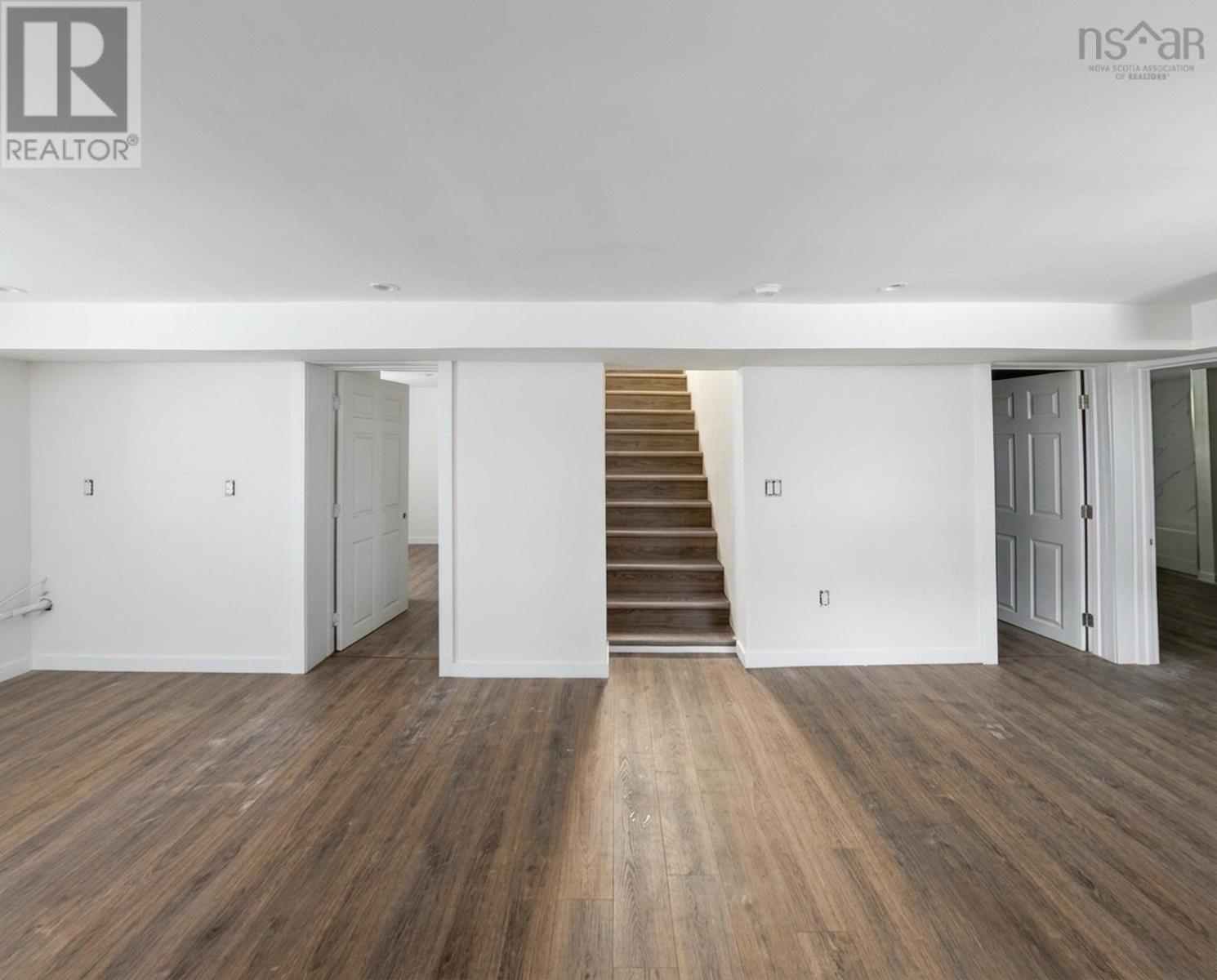 Property 8 of 29 of 60 Thornhill Drive