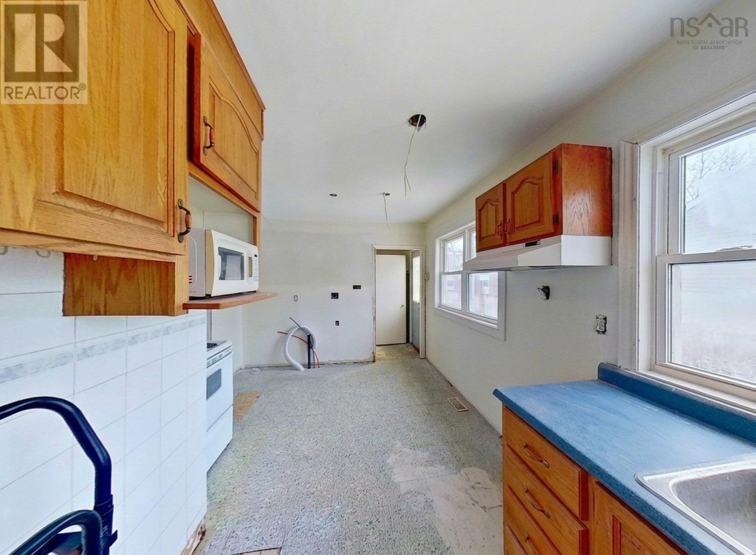 Property 4 of 29 of 60 Thornhill Drive