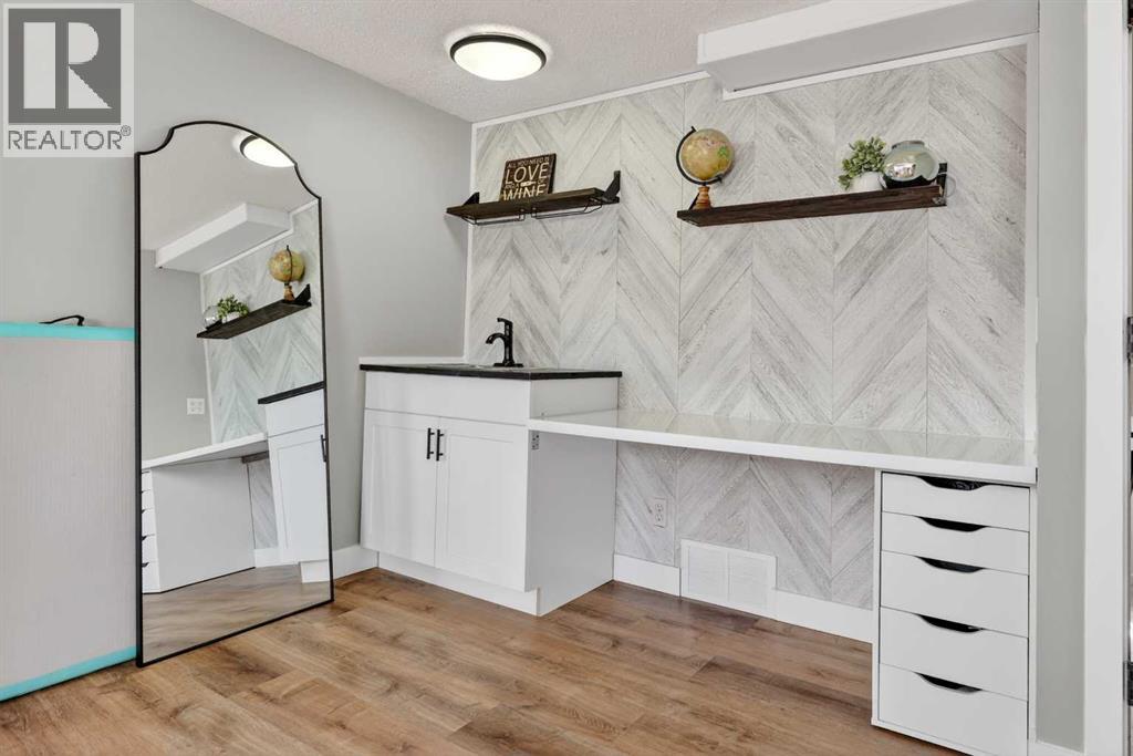 Single Family House 4 Level for Sale in  Copperfield Gardens SE Copperfield Calgary 