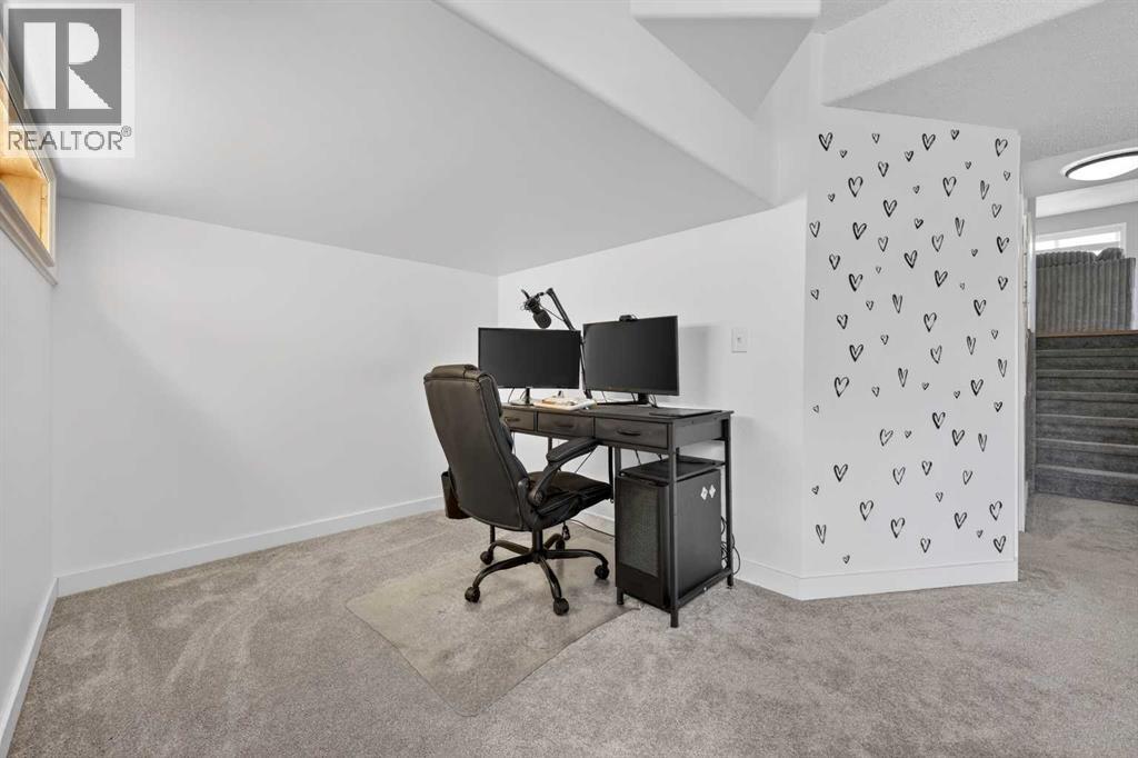 Single Family House 4 Level for Sale in  Copperfield Gardens SE Copperfield Calgary 