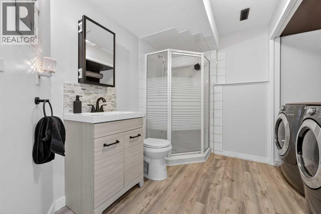 Single Family House 4 Level for Sale in  Copperfield Gardens SE Copperfield Calgary 