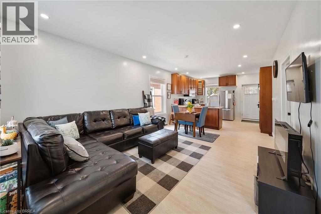 134 SUPERIOR Street - 6