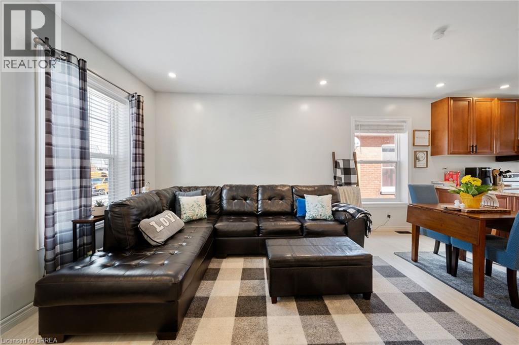 134 SUPERIOR Street - 7