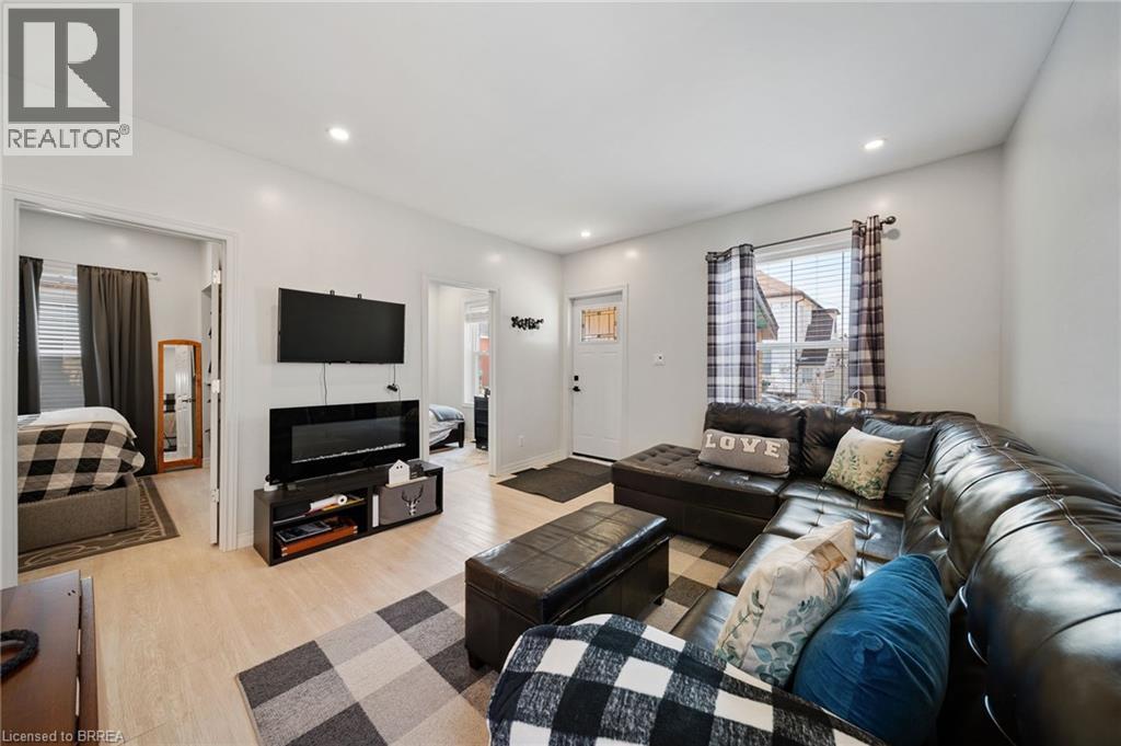 134 SUPERIOR Street - 8
