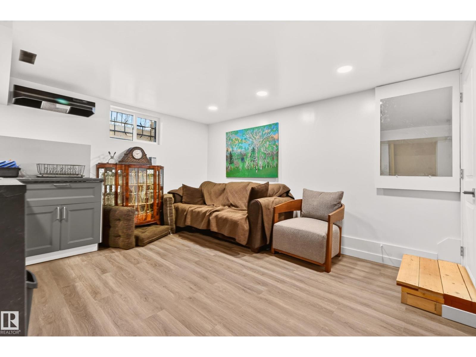 6807 112A ST NW, Edmonton