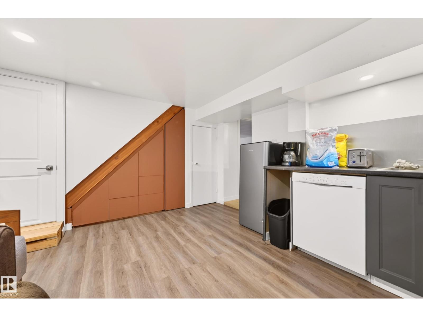 6807 112A ST NW, Edmonton