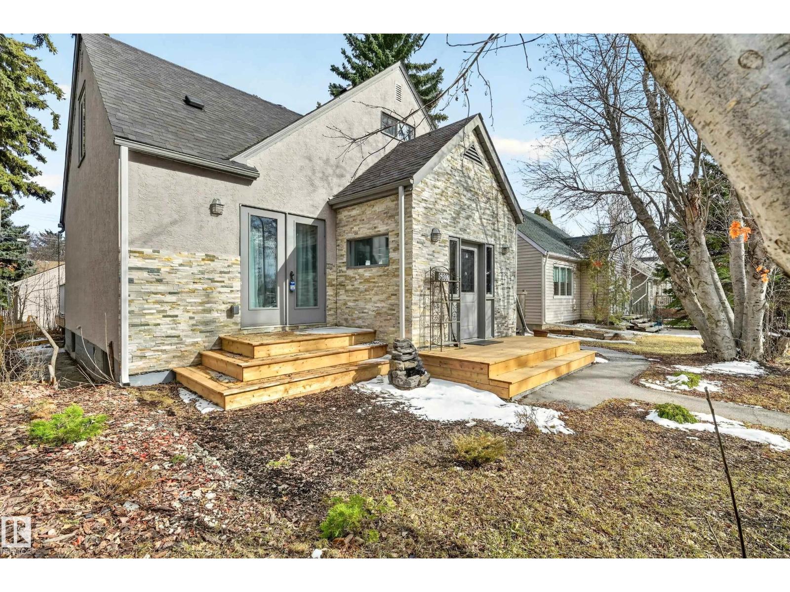 6807 112A ST NW, Edmonton