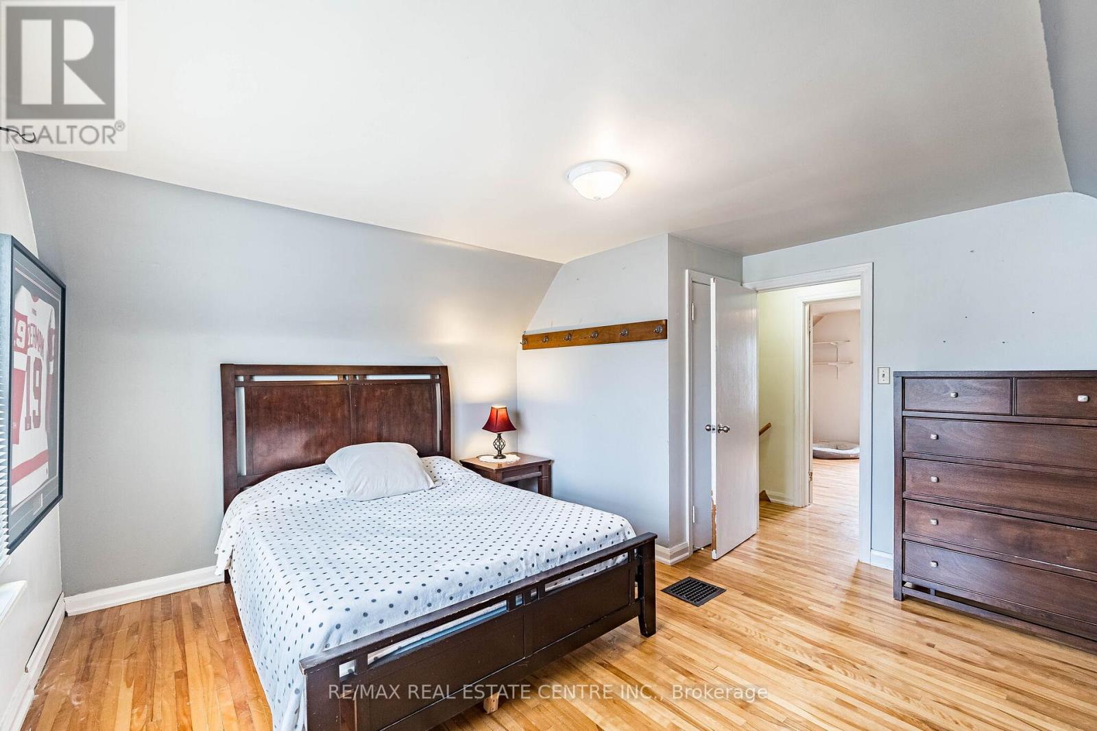 40 ELLIS CRESCENT N — photo 21