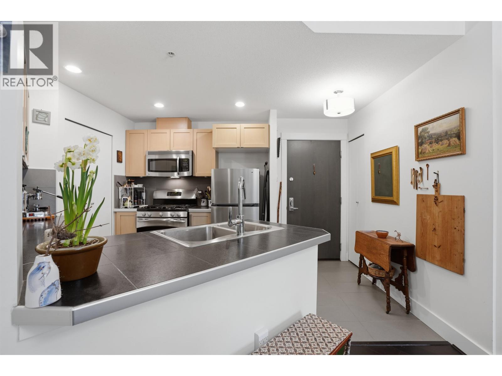 303 5779 BIRNEY AVENUE, Vancouver