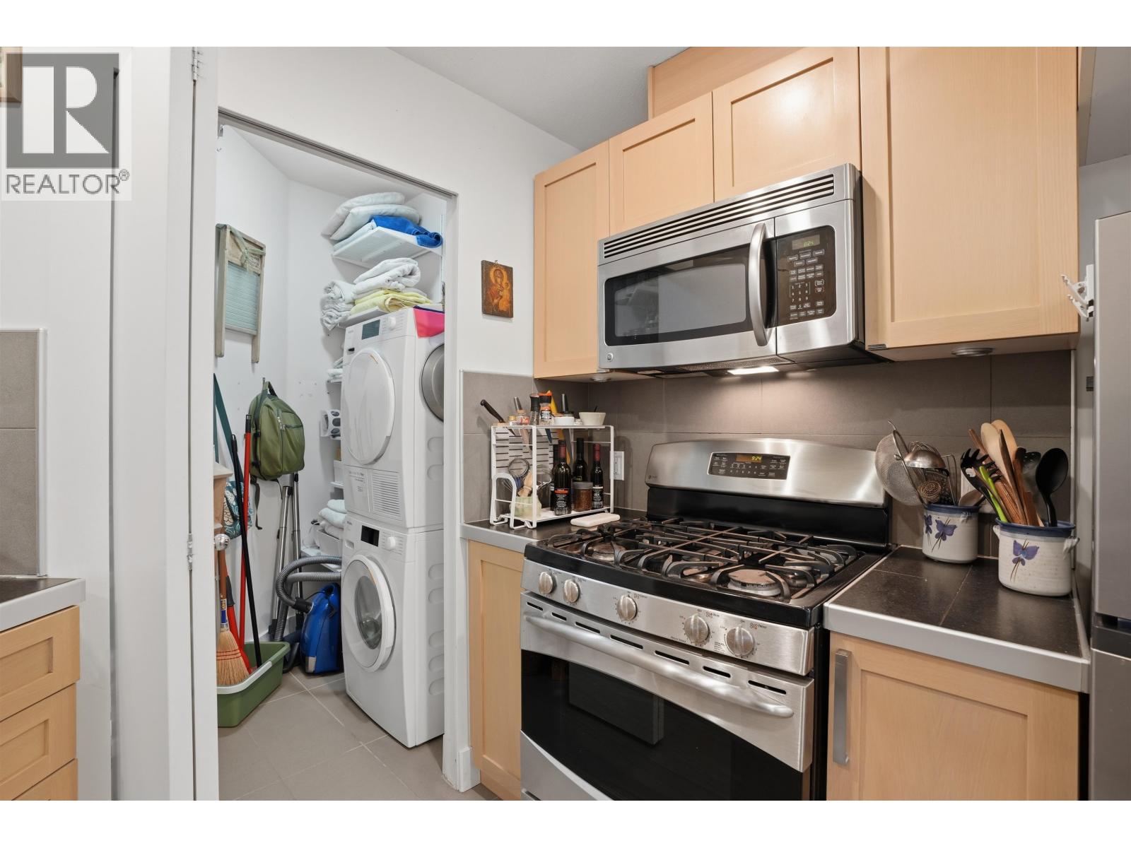 303 5779 BIRNEY AVENUE, Vancouver