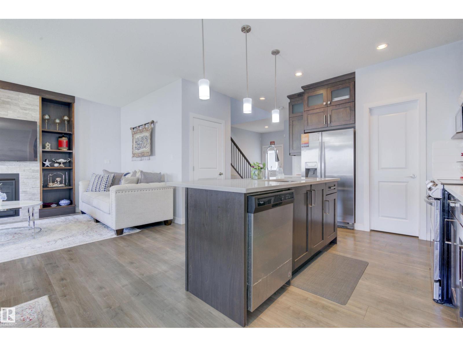 8452 CUSHING CT SW, Edmonton