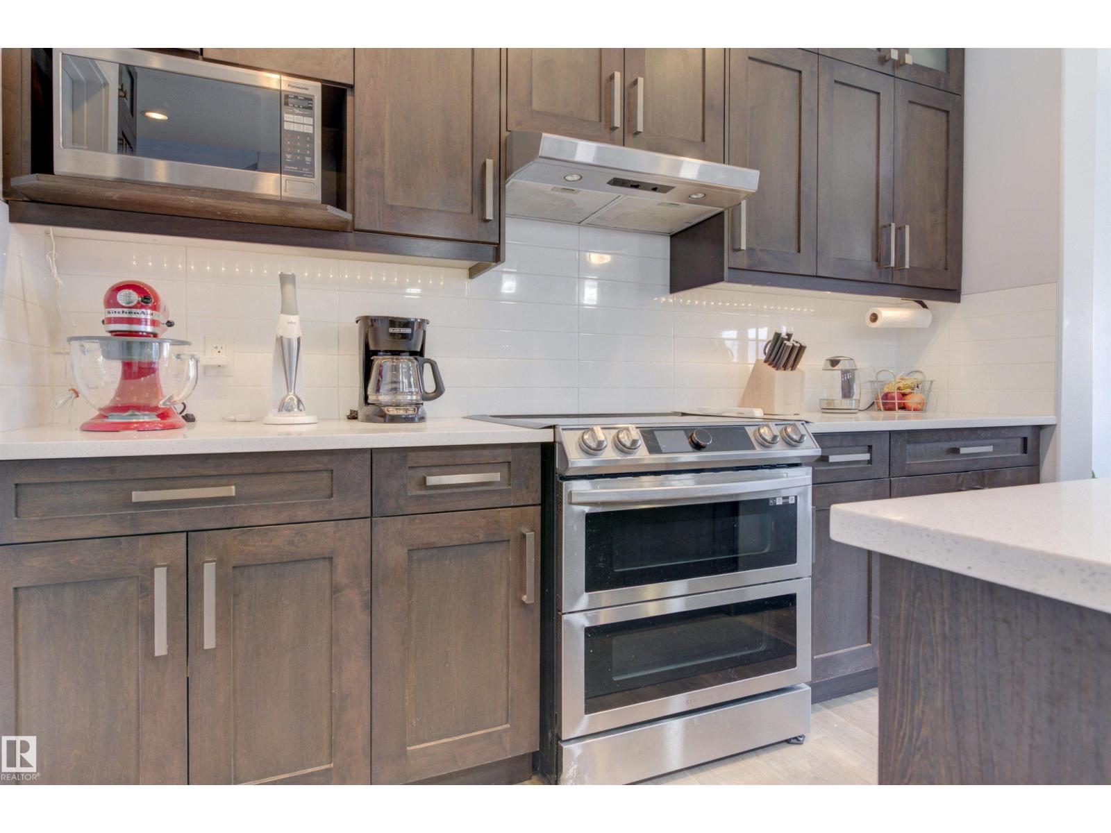 8452 CUSHING CT SW, Edmonton