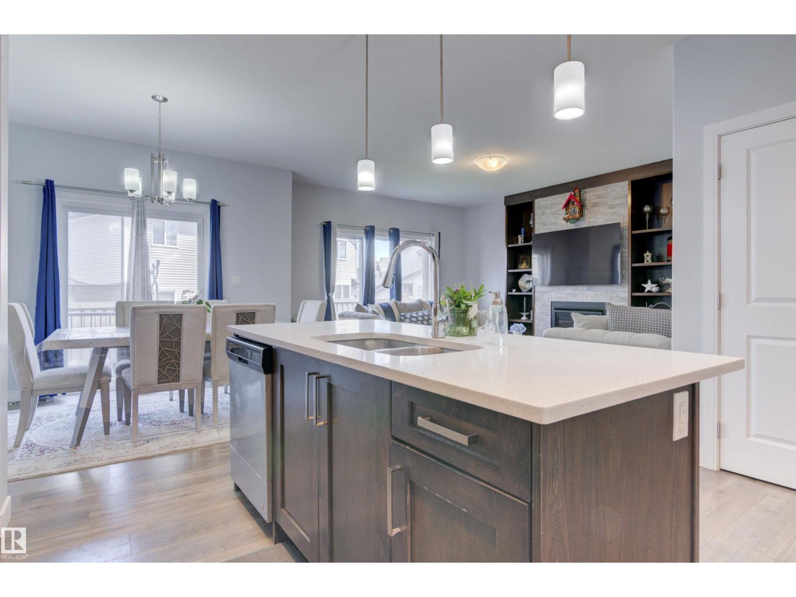 8452 CUSHING CT SW, Edmonton