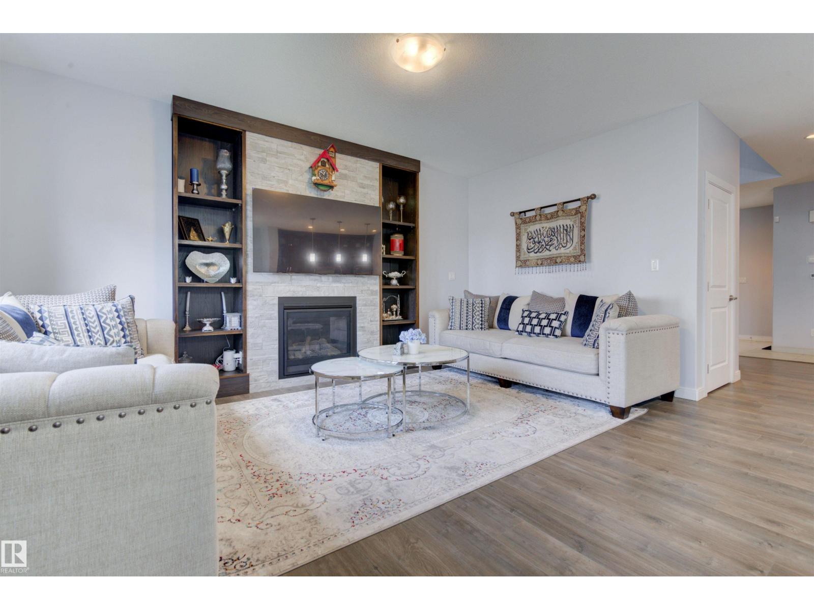 8452 CUSHING CT SW, Edmonton