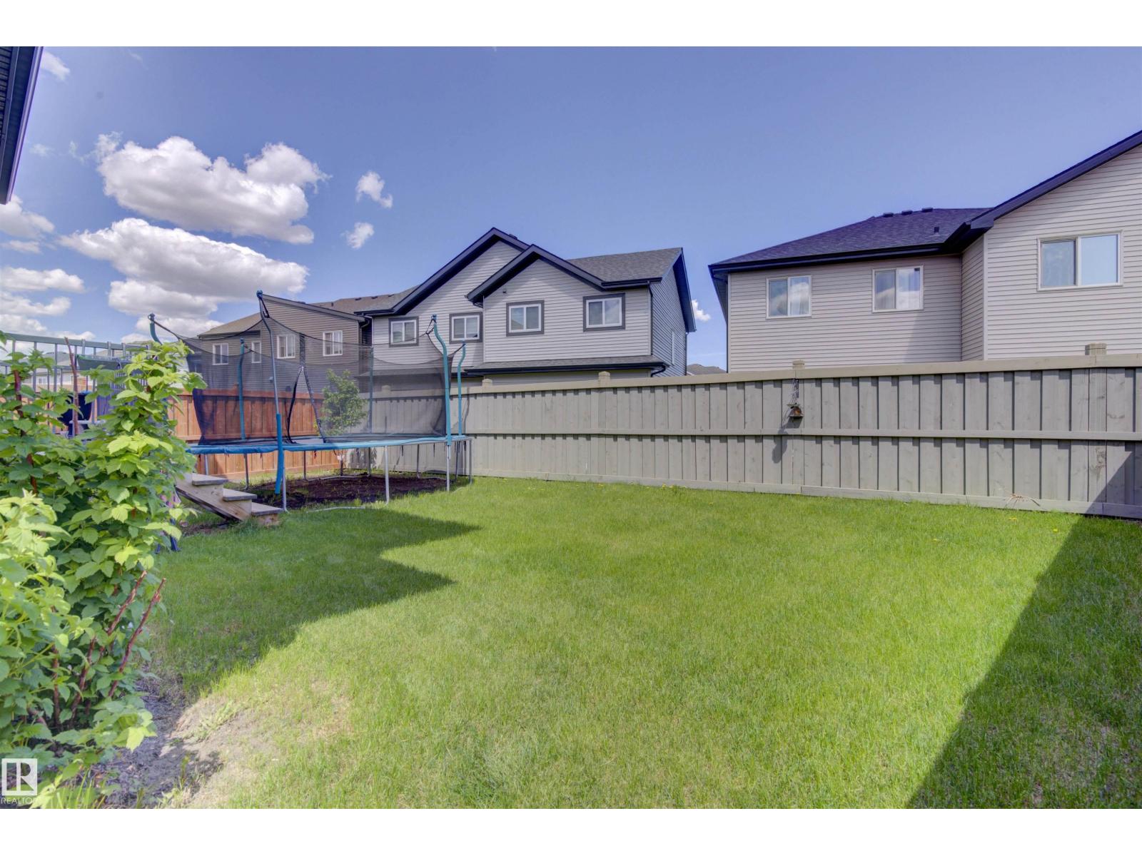 8452 CUSHING CT SW, Edmonton