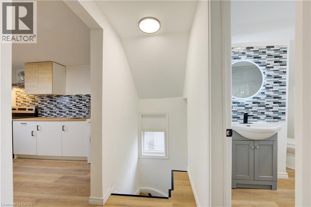 524 SIMCOE Street - 4