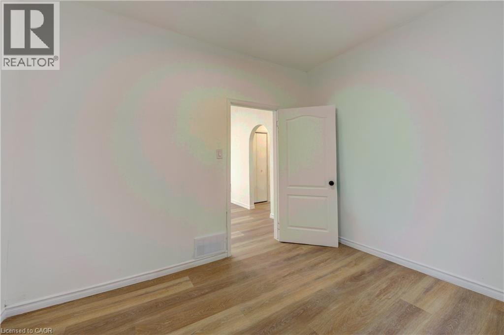 524 SIMCOE Street - 29