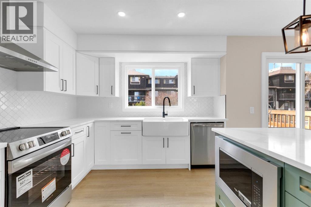 Single Family House Bi-level for Sale in  Bracewood Rise SW Braeside Calgary 