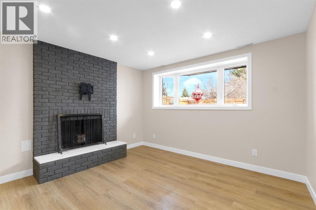 Single Family House Bi-level for Sale in  Bracewood Rise SW Braeside Calgary 