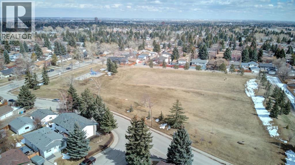 Single Family House Bi-level for Sale in  Bracewood Rise SW Braeside Calgary 