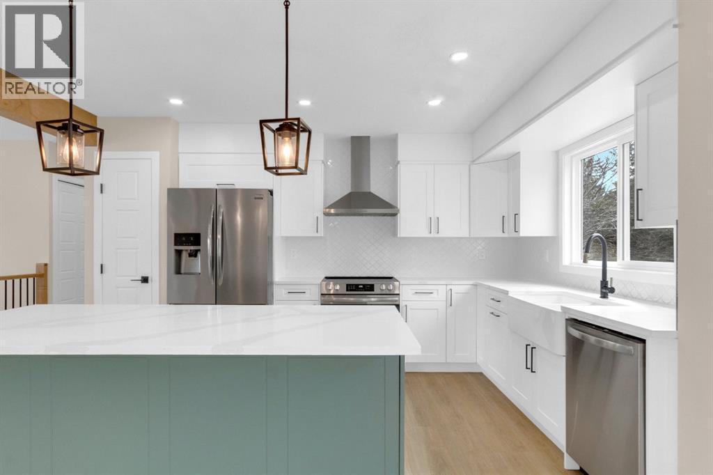 Single Family House Bi-level for Sale in  Bracewood Rise SW Braeside Calgary 