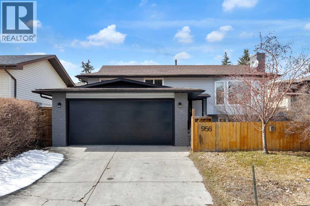 Single Family House Bi-level for Sale in  Bracewood Rise SW Braeside Calgary 