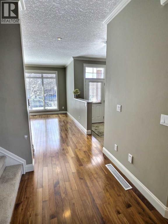 Single Family House for Sale in    Avenue NE Winston Heights/Mountview Calgary 