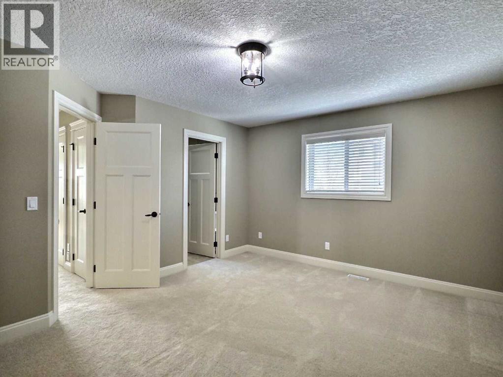 Single Family House for Sale in    Avenue NE Winston Heights/Mountview Calgary 