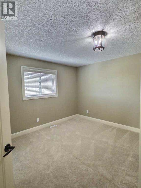 Single Family House for Sale in    Avenue NE Winston Heights/Mountview Calgary 