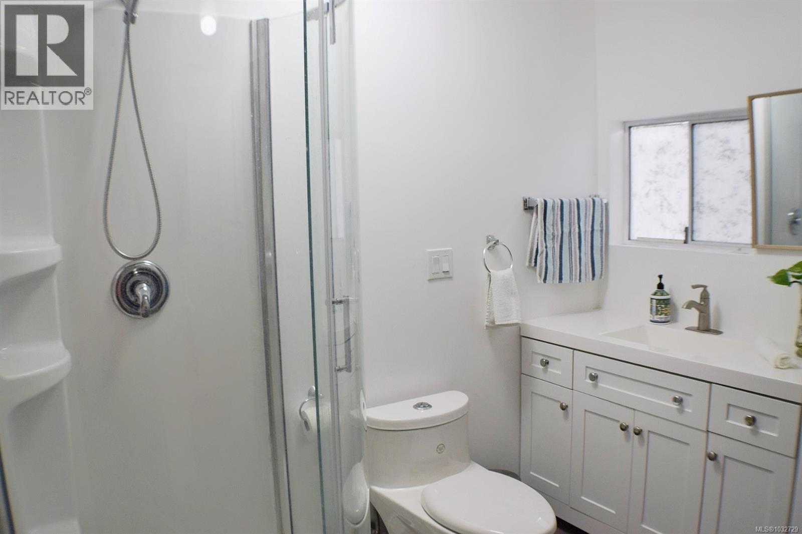  4037 Cumberland Road, Saanich