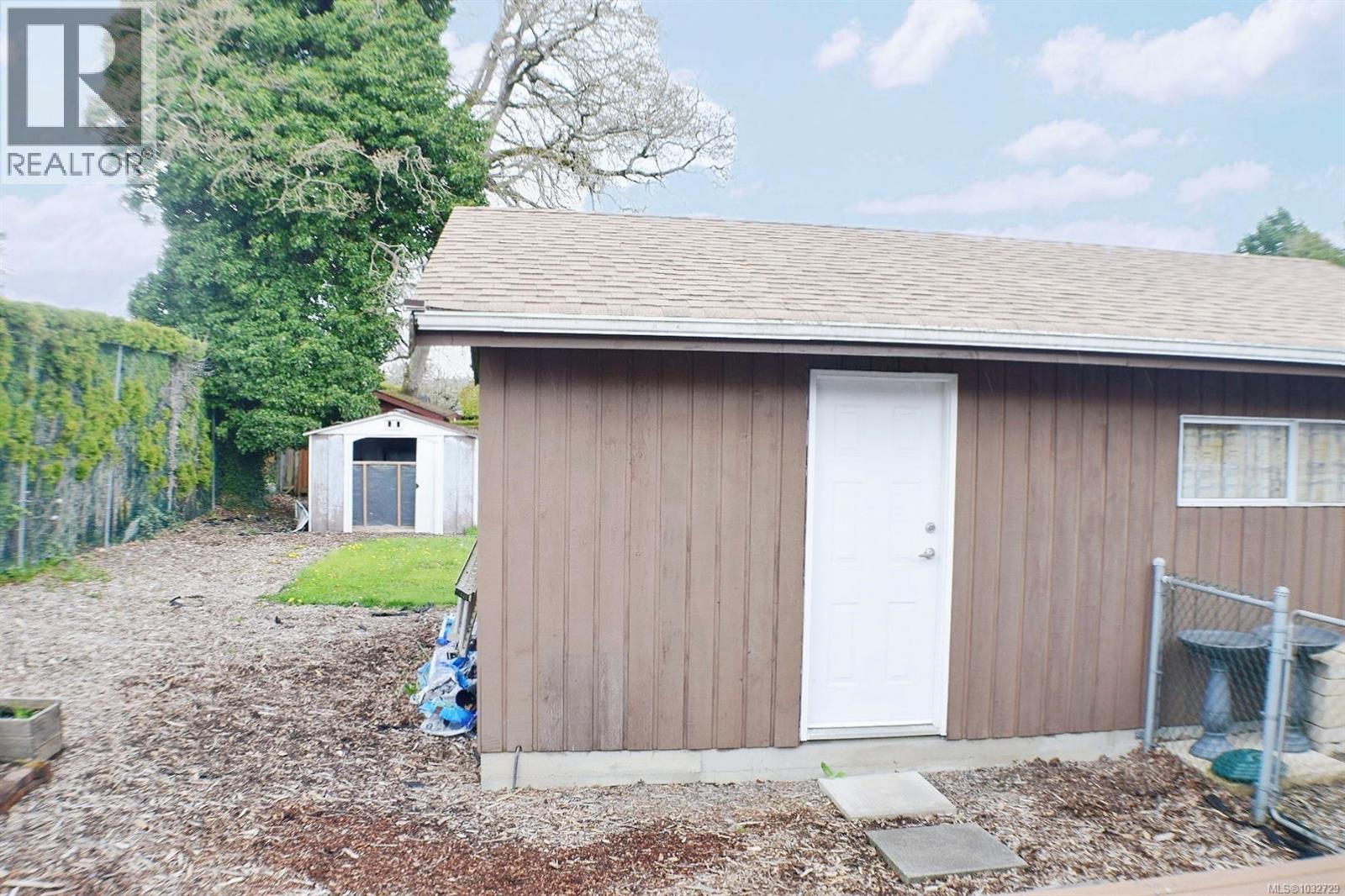  4037 Cumberland Road, Saanich