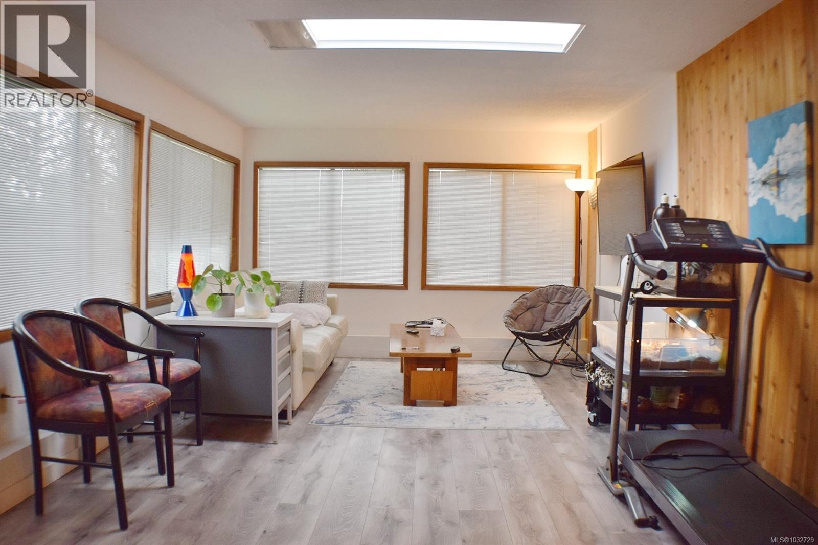  4037 Cumberland Road, Saanich