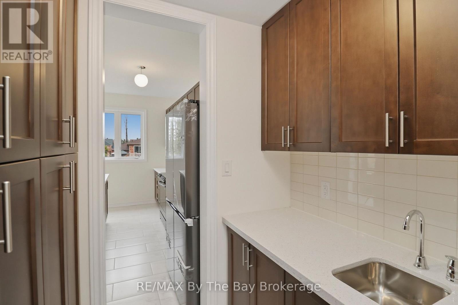 15 BEATRICE DRIVE - 14