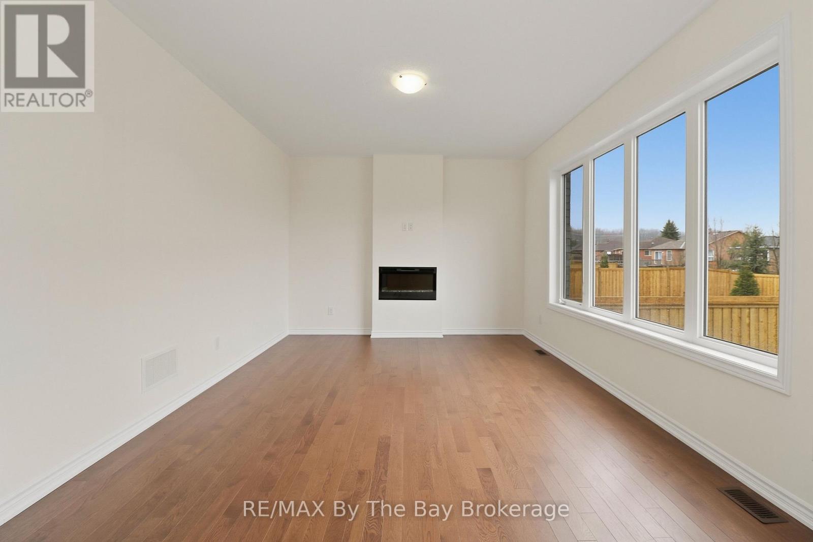 15 BEATRICE DRIVE - 18