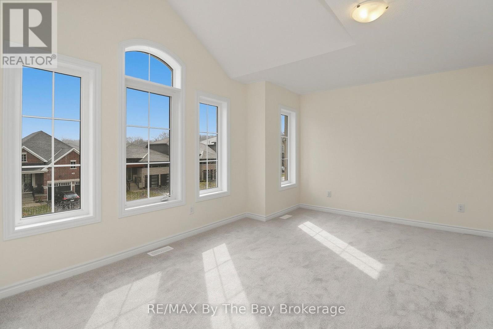 15 BEATRICE DRIVE - 34