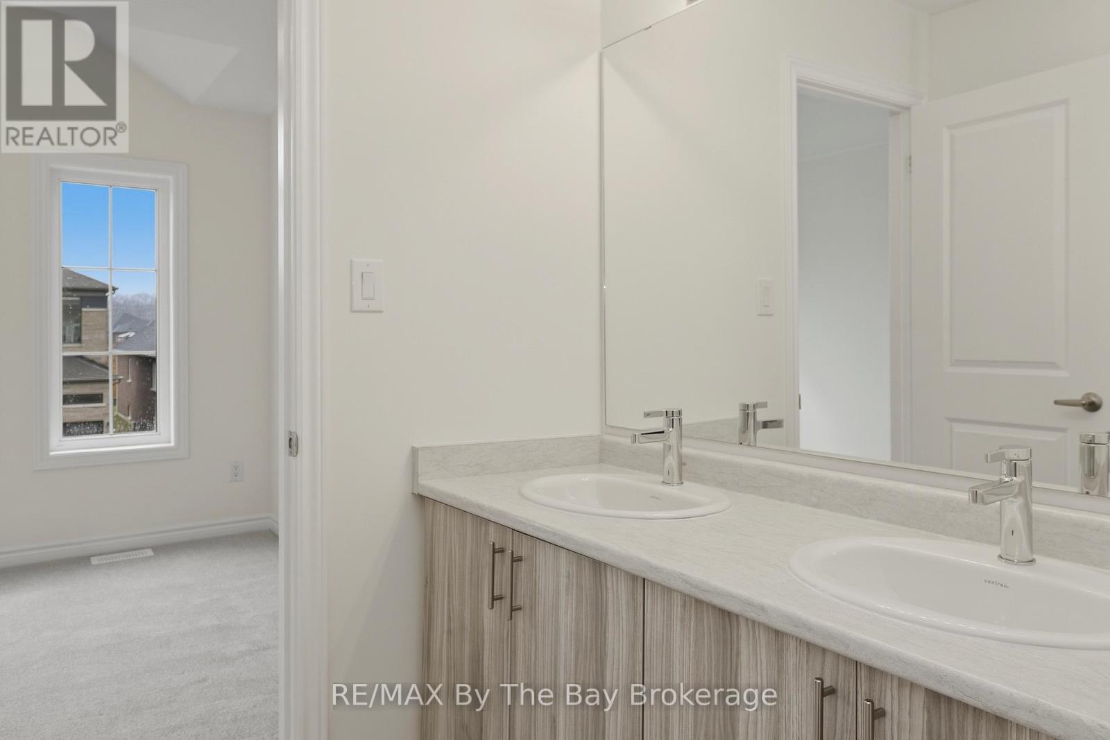 15 BEATRICE DRIVE - 38