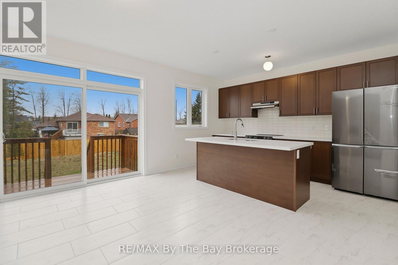 15 BEATRICE DRIVE - 4