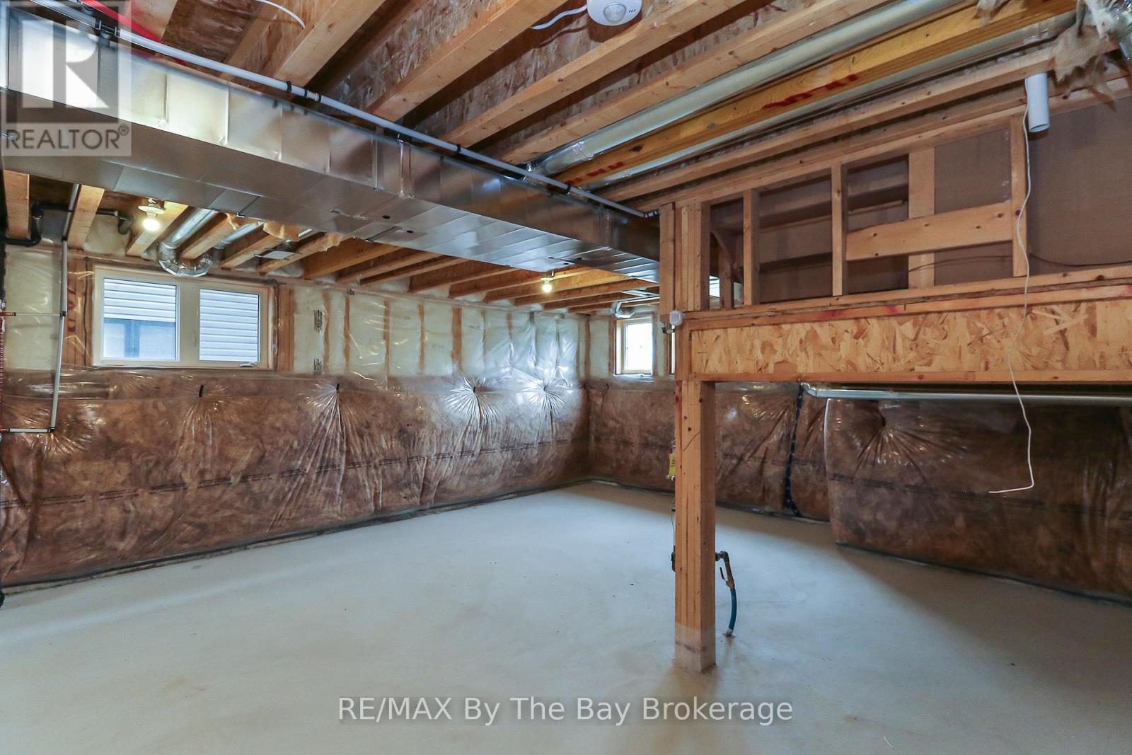 15 BEATRICE DRIVE - 44