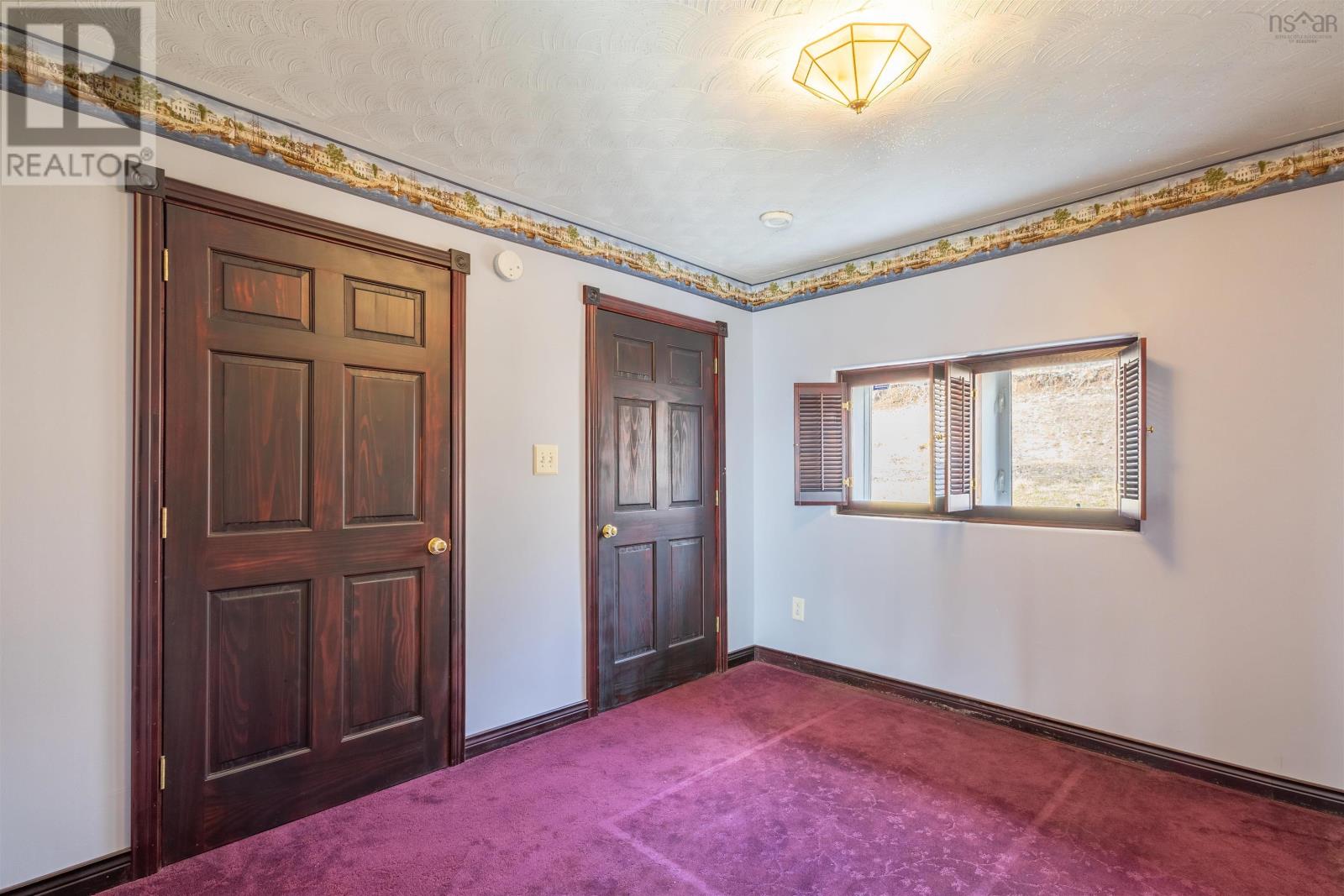 Property 14 of 44 of 10383 105 Highway