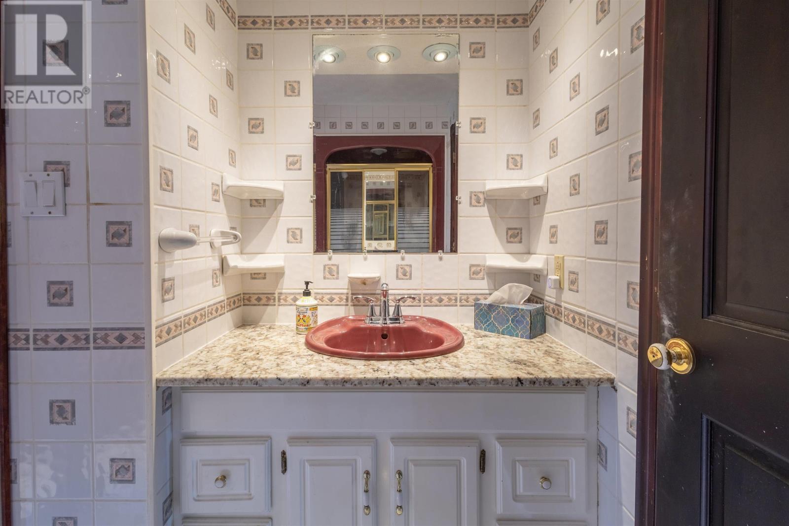 Property 16 of 44 of 10383 105 Highway