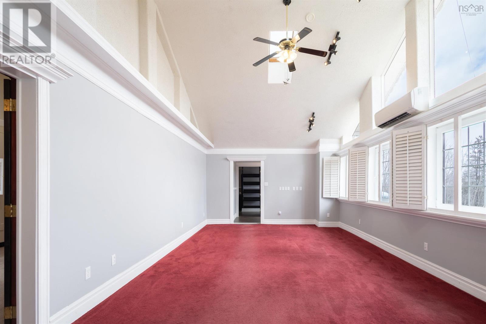 Property 7 of 44 of 10383 105 Highway