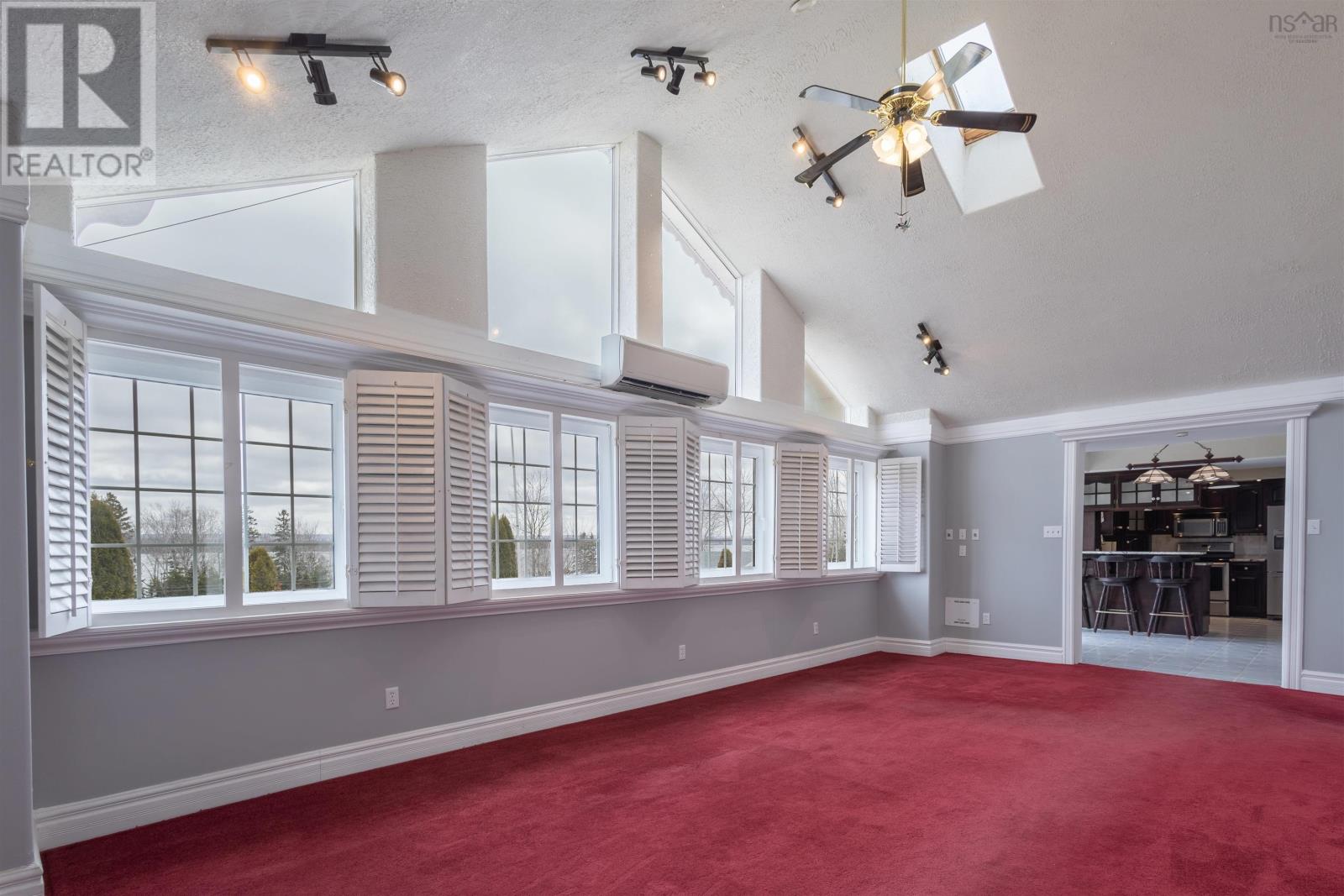 Property 5 of 44 of 10383 105 Highway