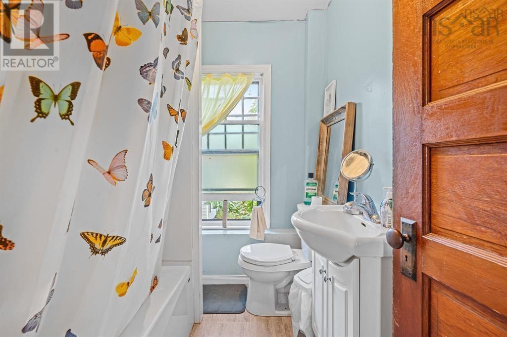 Property 24 of 32 of 217-219 Albert Street