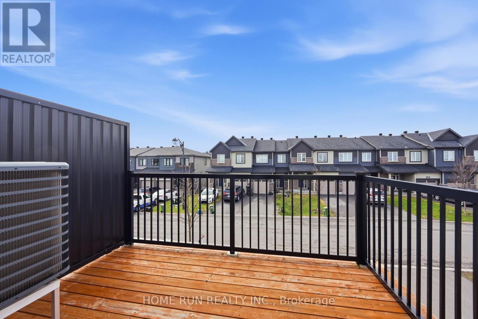 60 TEELIN CIRCLE — photo 19