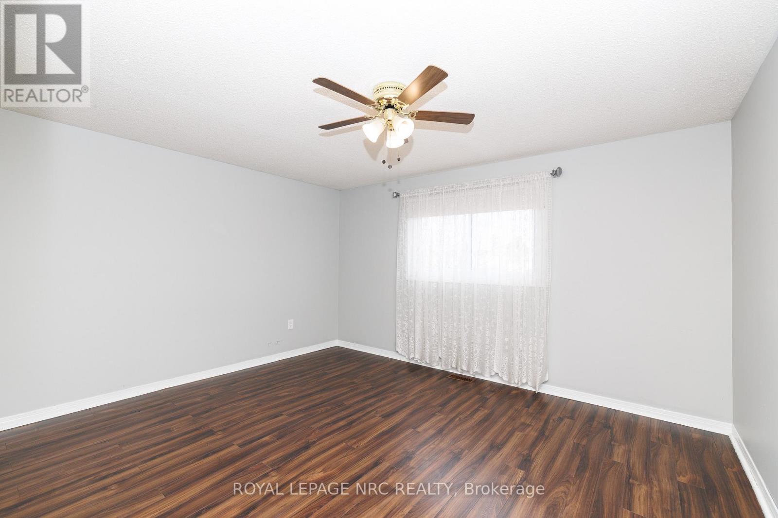 30 BAXTER CRESCENT - 25