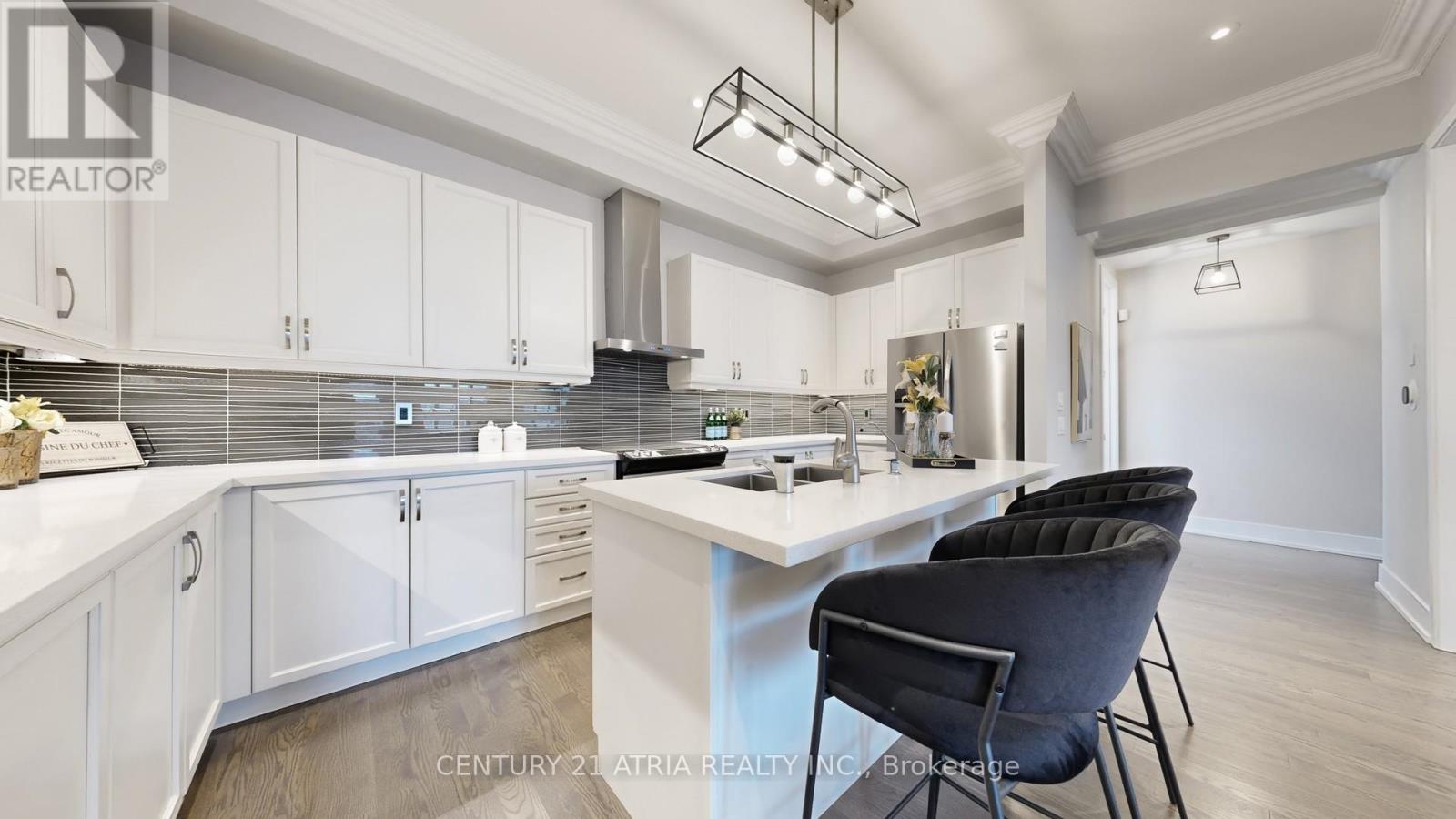 15 THORNCREST DRIVE - 27