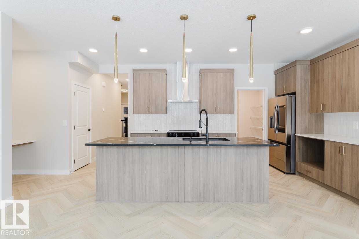 25 Cessy ST, St. Albert